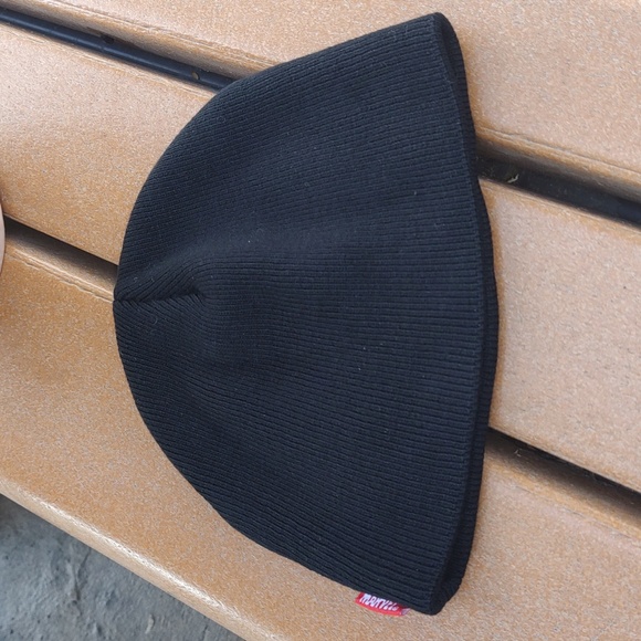 Marvel Amazing Spider Man Red Fire Blaze Embroidered Skull Beanie Hat OS - Picture 4 of 6